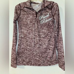 Womens Pearl River Quarter Zip
Size Small